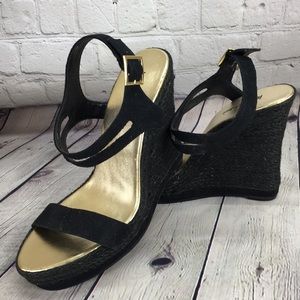 Black platform heel Sandler’s
